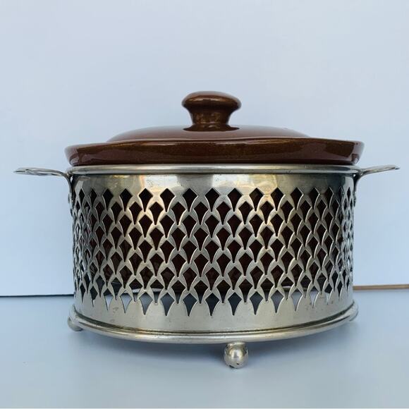 Antique Guernsey Cooking Ware Crock Pot with Footed Stand - Picture 2 of 16